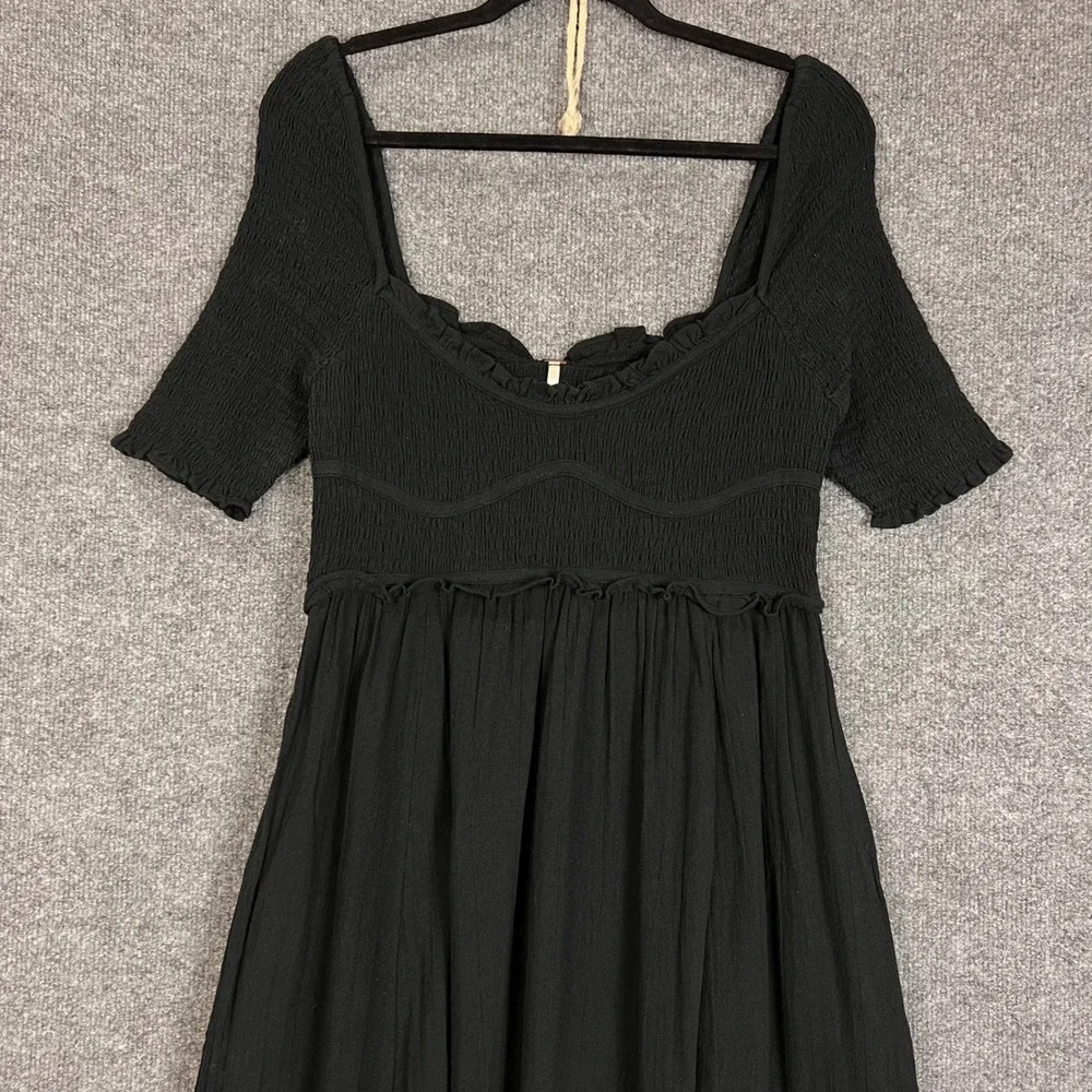 Free People Midi Dress Womens Medium Black Excellent Smocked Short Sleeve Cotton